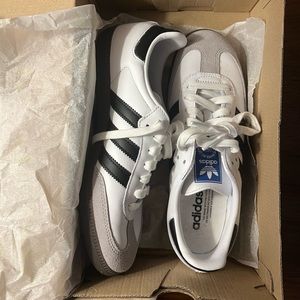 Adidas SAMBA OG Leather Sneakers | White | Size 8 women’s / 7 men’s